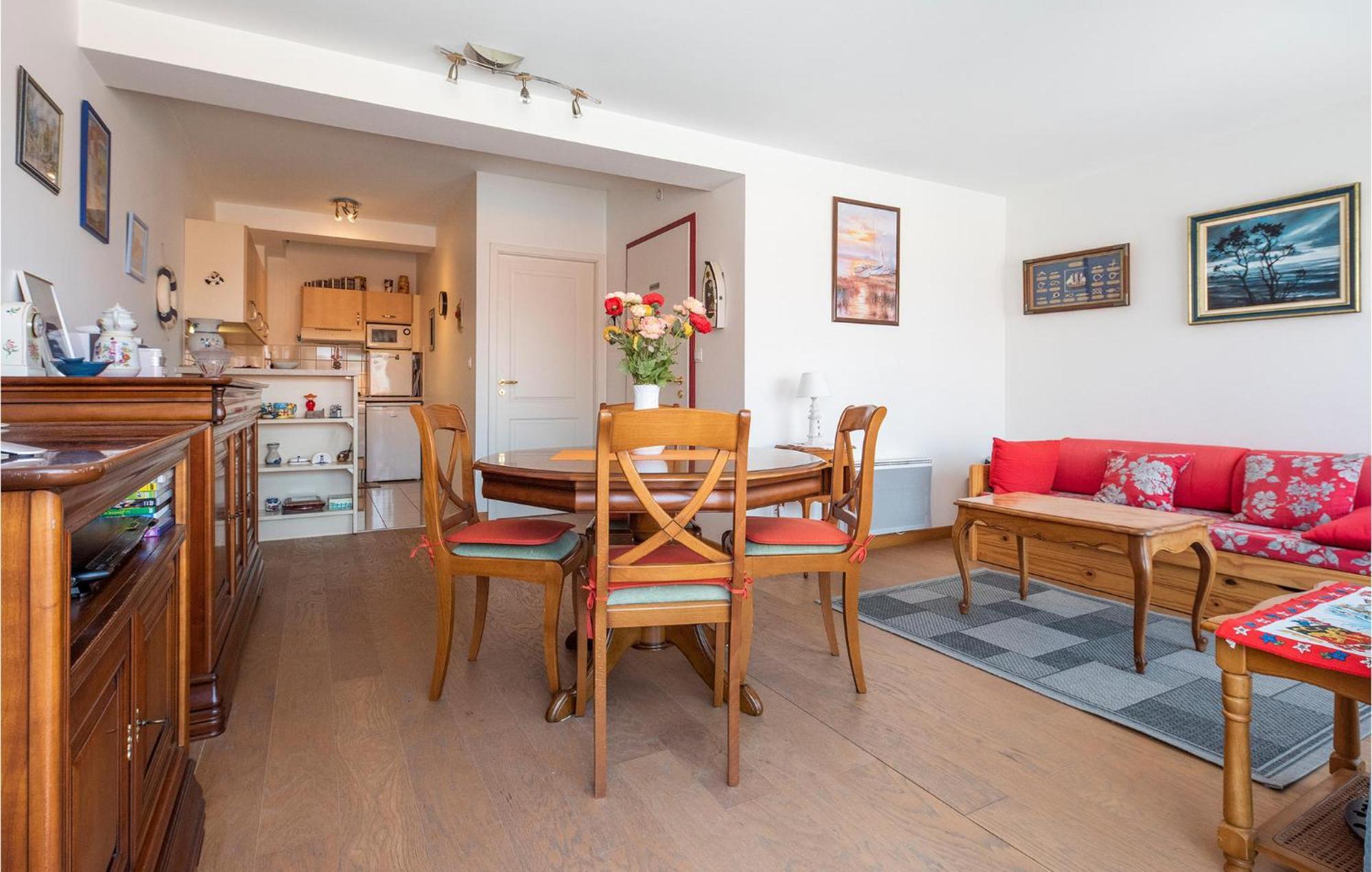 Gorgeous Apartment In Royan With Kitchen Ngoại thất bức ảnh